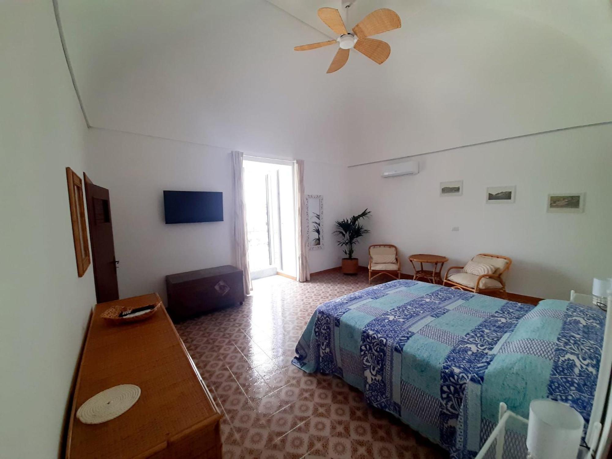 Visitponza - Le Naiadi Ponza